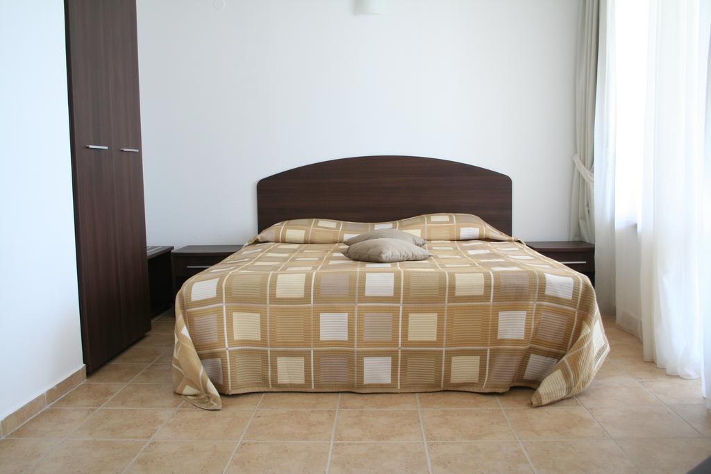 Apartments Helios Pomorie Bilik gambar