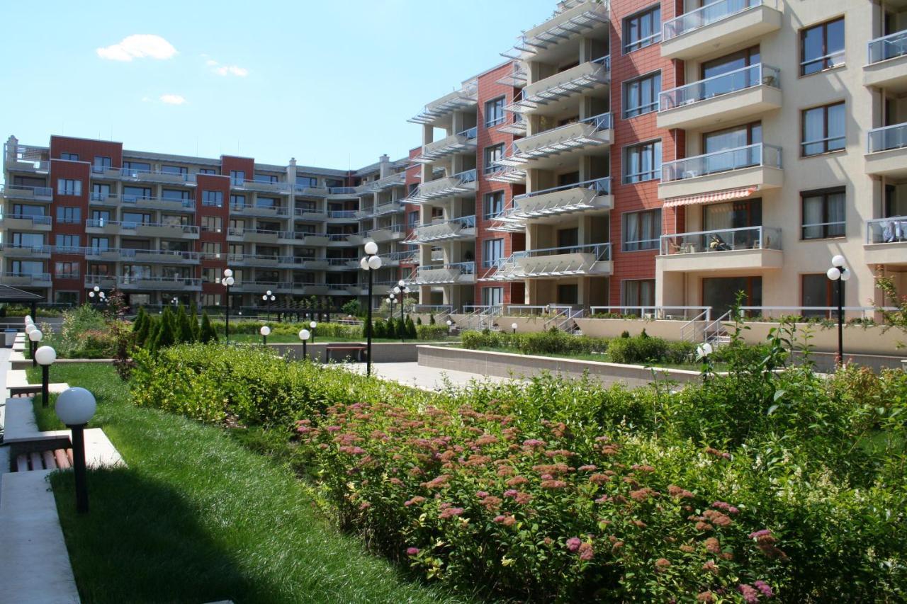 Apartments Helios Pomorie Luaran gambar